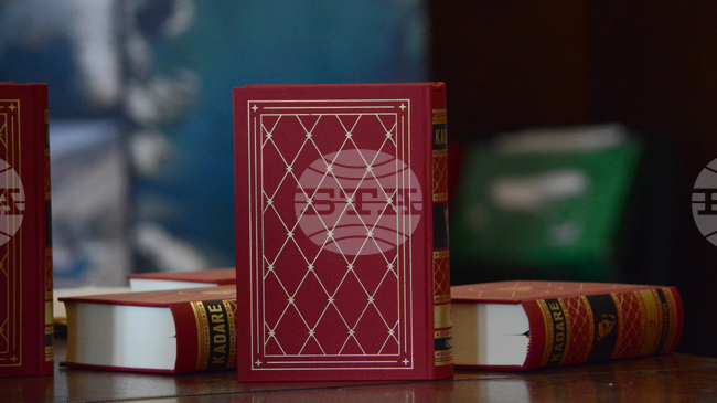 Вечер на албанската литература, посветена на годишнини от рождението на писателите Исмаил Кадаре и Дритъро Аголи, се проведе в СУ „Св. Климент Охридски“