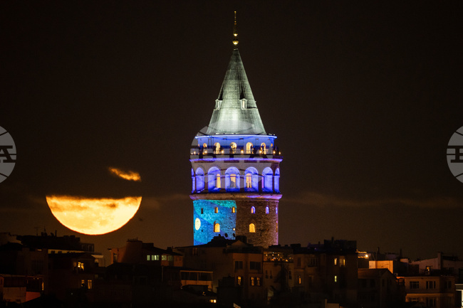 APTOPIX Turkey Full Moon