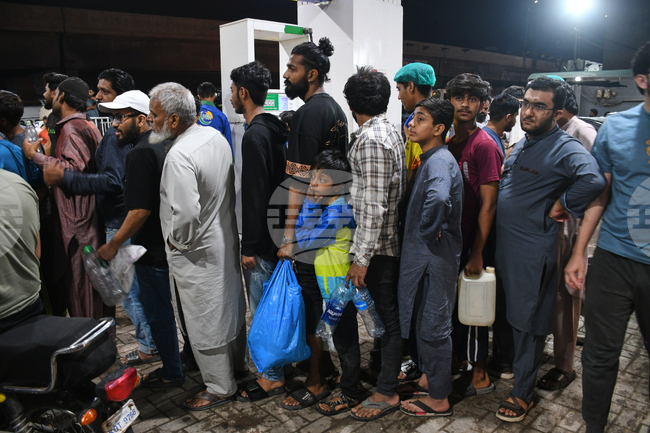 APTOPIX Pakistan Iran War Fuel