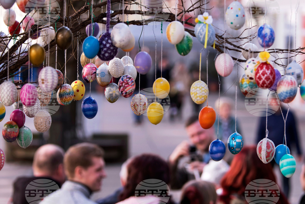 Be Well Easter Eggs Safety