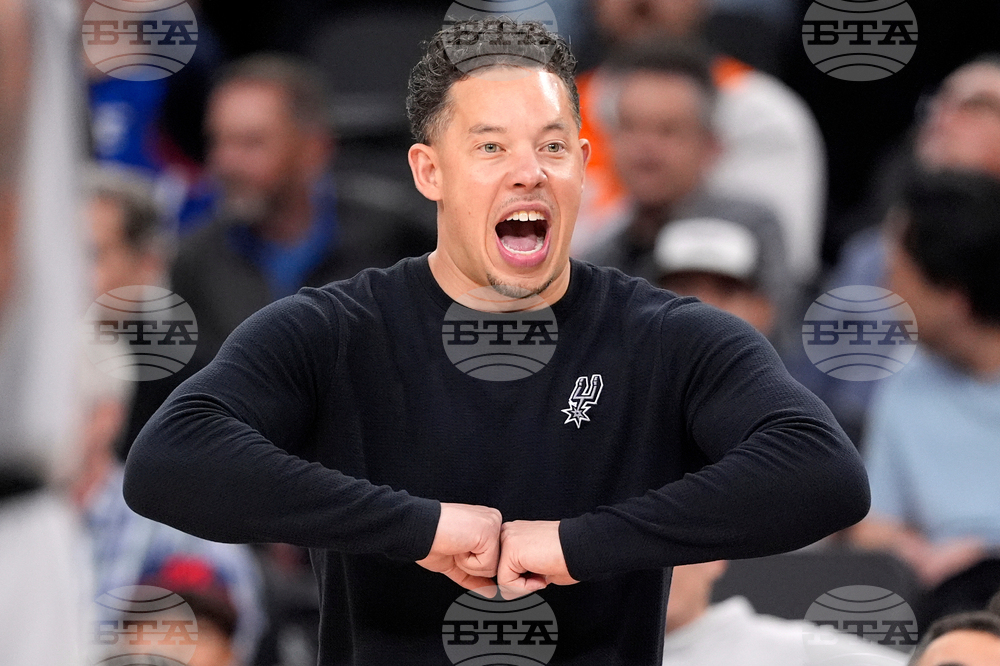 Spurs Clippers Basketball