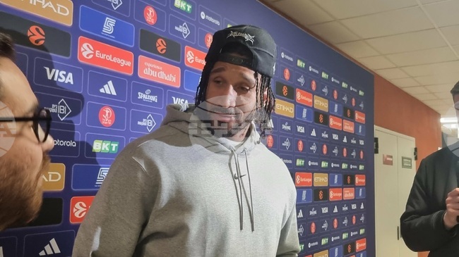 Американският баскетболист на Апоел Тел Авив Иш Уейнрайт за домакинството срещу Олимпиакос: "Везенков е българска суперзвезда"