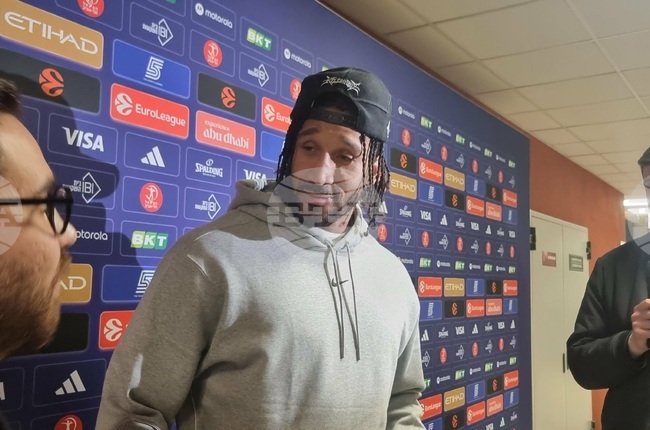 Американският баскетболист на Апоел Тел Авив Иш Уейнрайт за домакинството срещу Олимпиакос: "Везенков е българска суперзвезда"