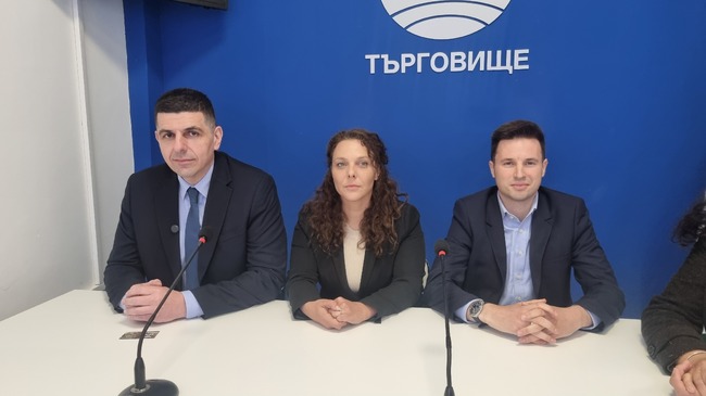 Пресконференция на коалиция “Продължаваме промяната - Демократична България” с участието на водача на листата в 28 МИР - Търговище Илина Мутафчиева и Ивайло Мирчев 