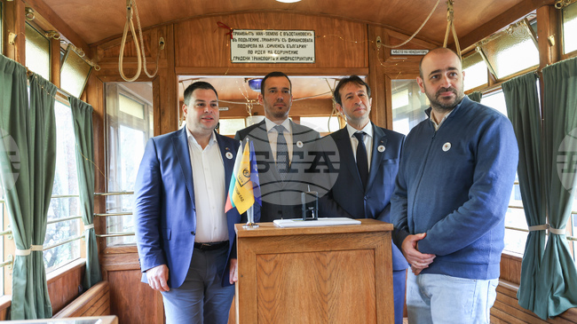 Валидираха пощенско-филателно издание за 125 години електротранспорт в София