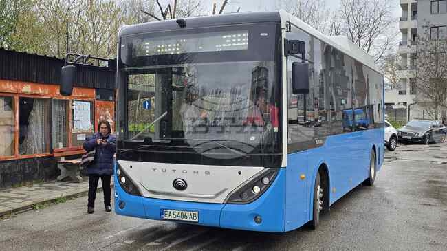Още два електрически автобуса от днес обслужват една от линиите на градския транспорт в Асеновград