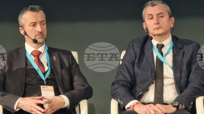 Правим всичко възможно да спасим цялата инвестиция за хеликоптерите за спешна помощ и базите им, каза здравният министър Михаил Околийски