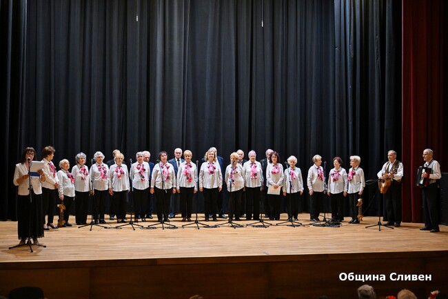 В навечерието на Великден кметът Стефан Радев поздравява пенсионерите в община Сливен