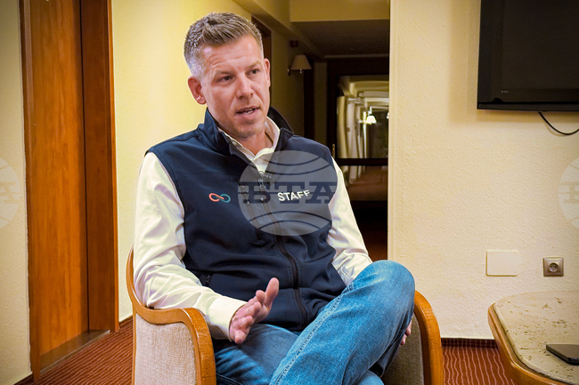 Съперникът на унгарския премиер Орбан Петер Мадяр заяви, че изборите „са референдум“ за мястото на Унгария в света