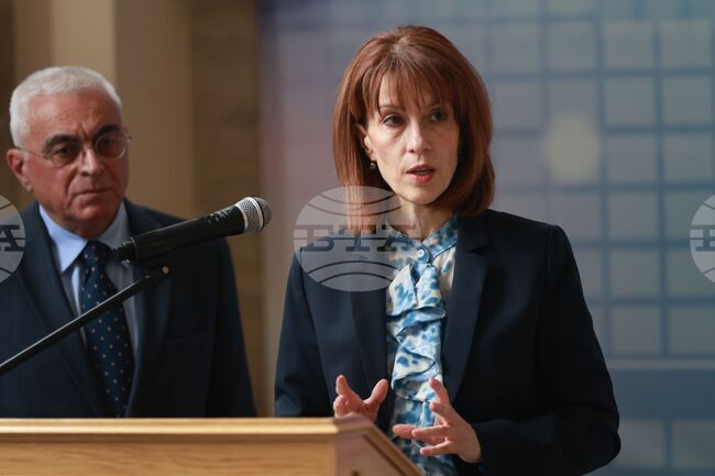 Машинно гласуване ще има в 129 избирателни секции извън страната на вота на 19 април, каза председателят на ЦИК Камелия Нейкова