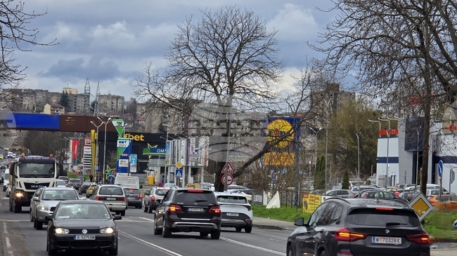 Повече от 1300 жители на област Кърджали до момента са заявили еднократна помощ за гориво от 20 евро