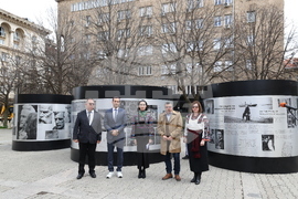 Площад „Св. Неделя“ - фотоизложба „По следите на Михайло Парашчук“ - откриване