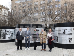 Площад „Св. Неделя“ - фотоизложба „По следите на Михайло Парашчук“ - откриване