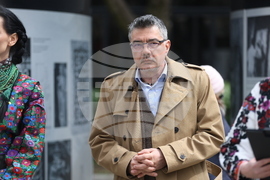 Площад „Св. Неделя“ - фотоизложба „По следите на Михайло Парашчук“ - откриване