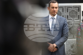 Площад „Св. Неделя“ - фотоизложба „По следите на Михайло Парашчук“ - откриване