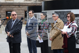 Площад „Св. Неделя“ - фотоизложба „По следите на Михайло Парашчук“ - откриване