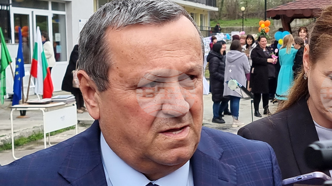 Всеки ден в МТСП постъпват сигнали за нарушения, каза служебният социален министър Хасан Адемов