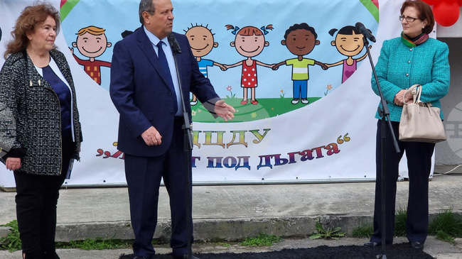 Във Варна отвори врати нов дневен център в подкрепа на деца от аутистичния спектър