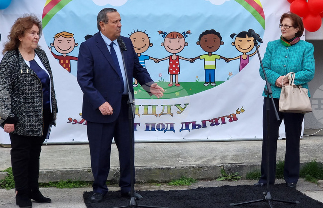 Във Варна отвори врати нов дневен център в подкрепа на деца от аутистичния спектър