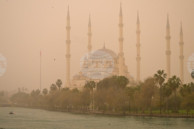 Пясъчни бури обхващат района на Истанбул и части от Южна Турция