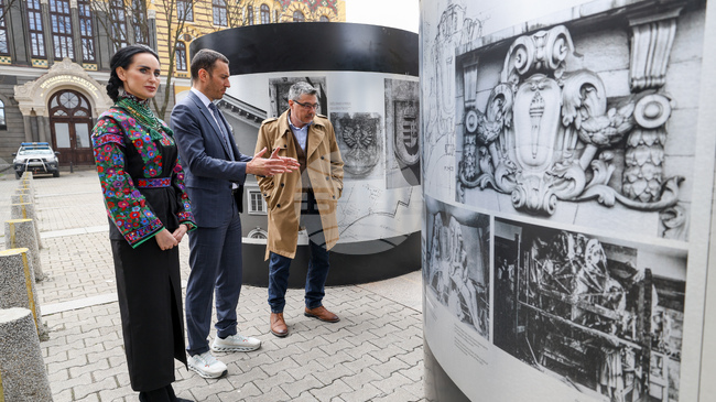 Photo Exhibition of Ukrainian Sculptor's Works Opens on Sofia’s Capital Day