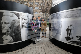 Площад „Св. Неделя“ - фотоизложба „По следите на Михайло Парашчук“ - откриване