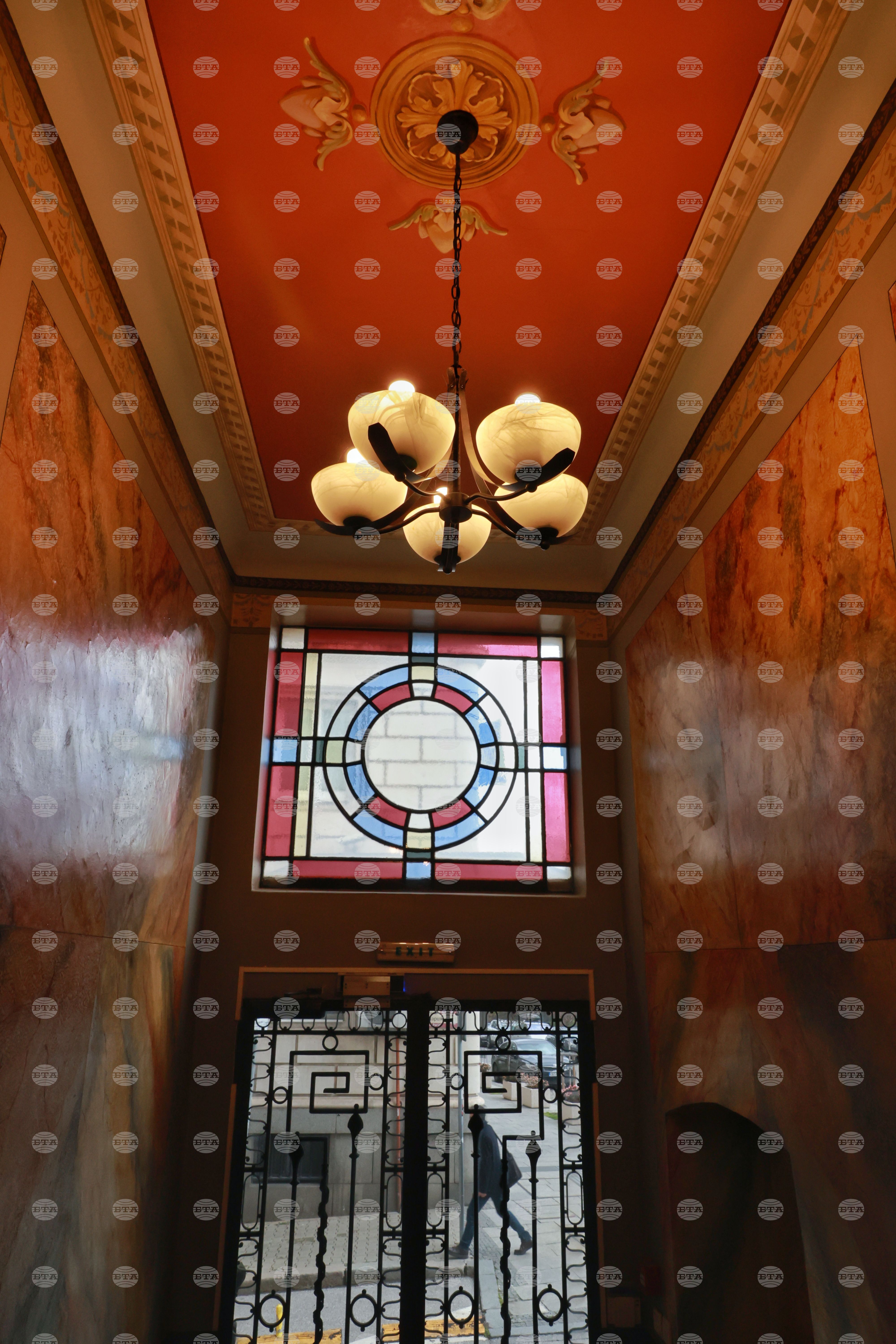 „Зад фасадите на Париж 1 и Московска 33“ - исторически беседи