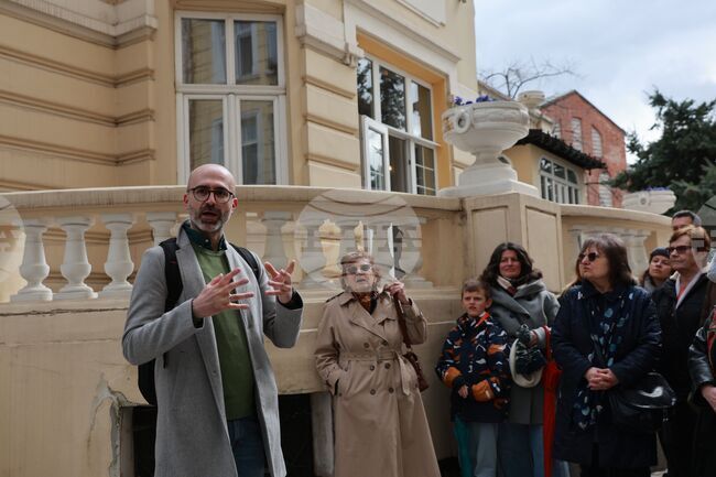  „Зад фасадите на Париж 1 и Московска 33“ - исторически беседи