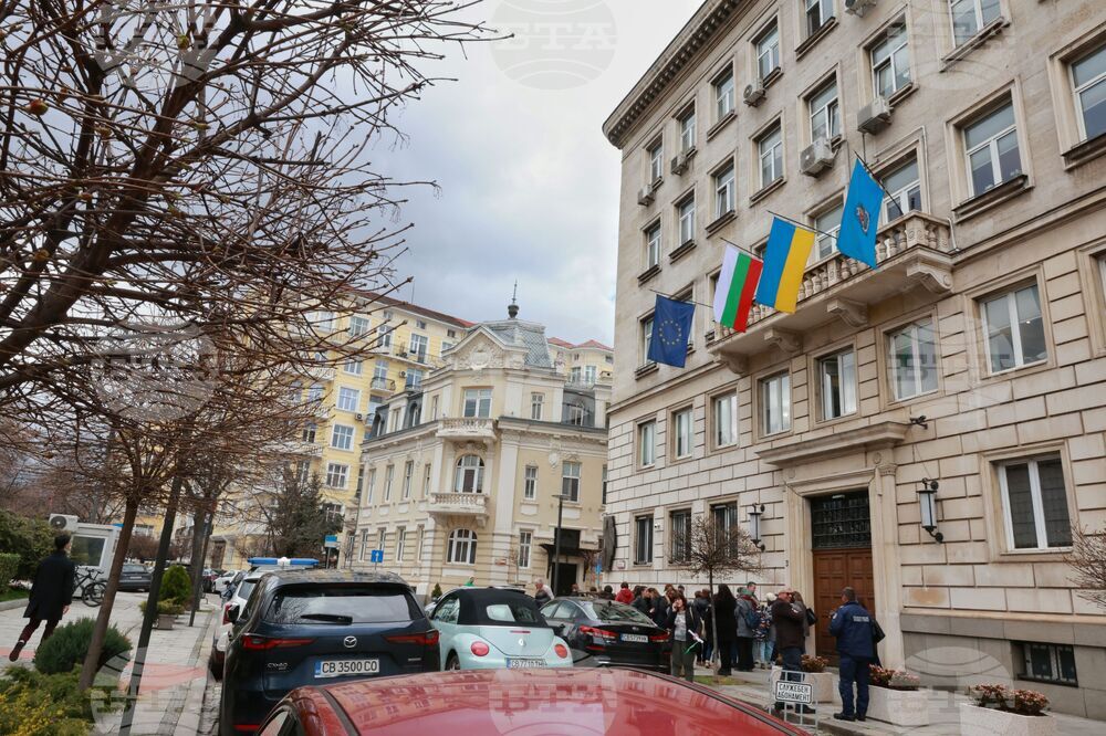 „Зад фасадите на Париж 1 и Московска 33“ - исторически беседи