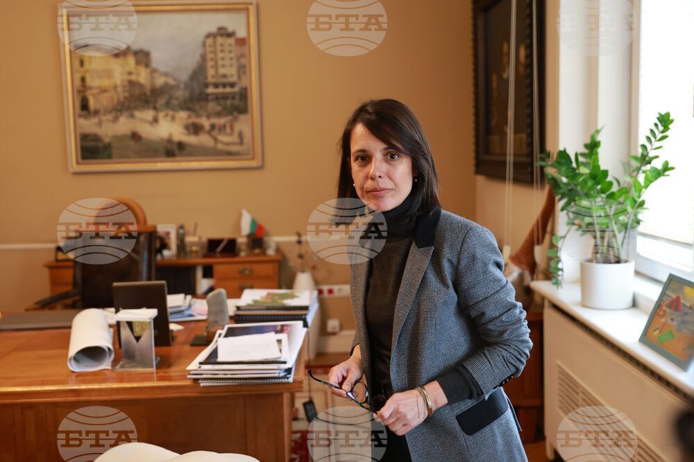 „Зад фасадите на Париж 1 и Московска 33“ - исторически беседи