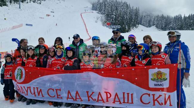 Алберт Попов награди участниците от финалния лагер на „Научи се да караш ски“