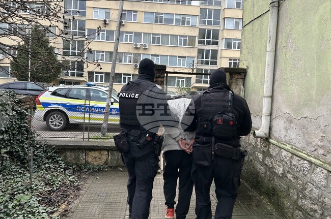 Четирима души са задържани при продължаваща специализирана полицейска операция в Шуменско, съставени са шест протокола 