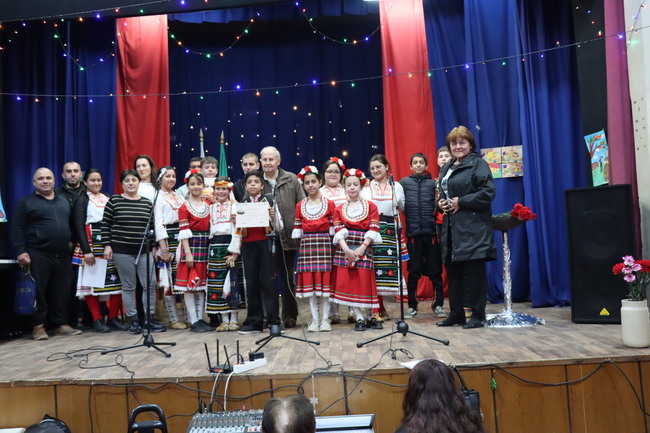 ОУ „Иван Вазов“ – Дебнево: ХХ юбилейно издание на традиционния рецитаторски конкурс „Николай Петев“ в Дебнево