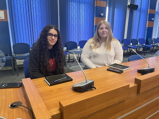 Ученици от Стражица се запознаха с агенционната журналистика по време на едноседмичен стаж в БТА