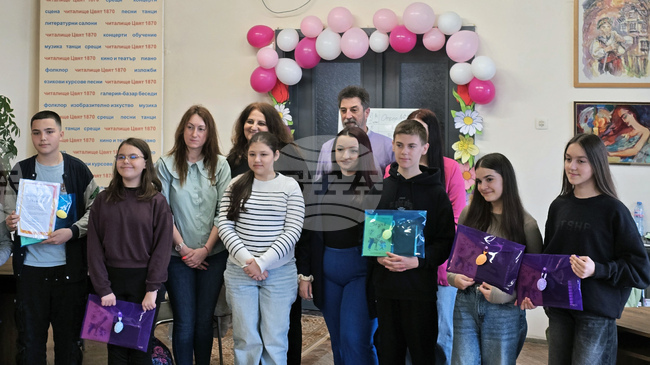 Ученици премериха сили в първото издание на литературната игра „Лазарови гости“ 