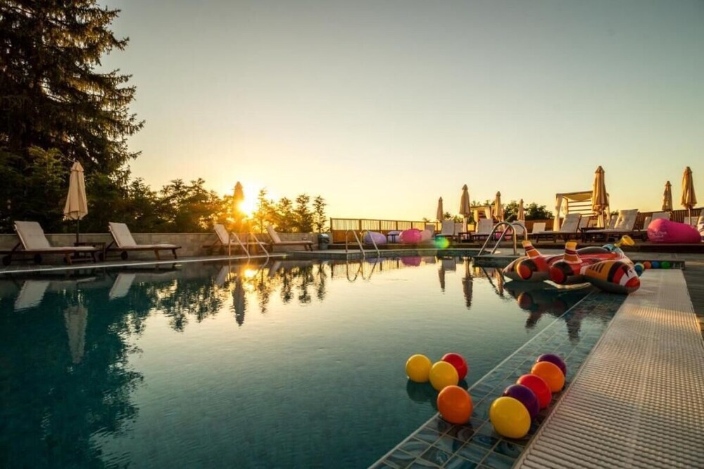 Hot Tub with Panoramic View Among Newest Additions to Sapareva Banya's Emar Spa Hotel