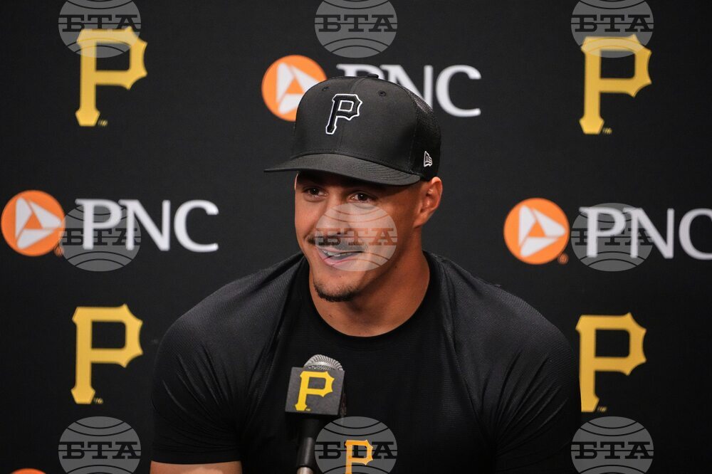 Pirates Griffin Debuts Baseball