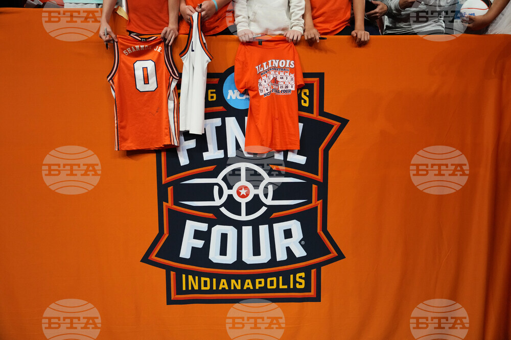 NCAA Illinois Basketball