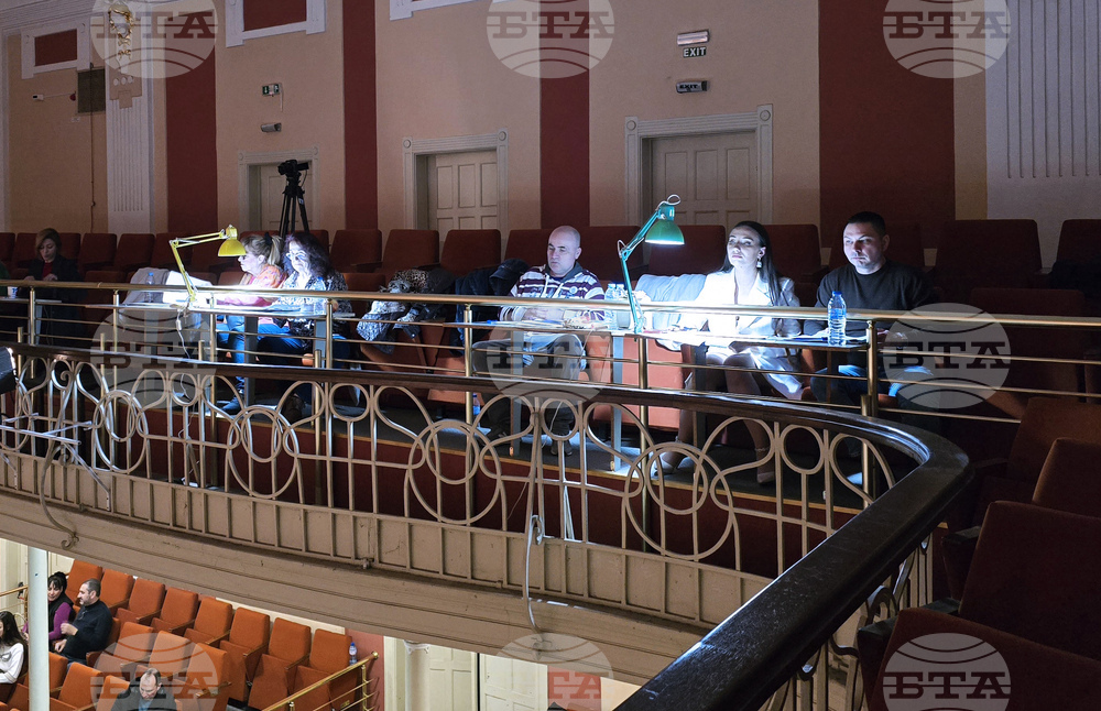 Свищов - конкурс за млади изпълнители - „Звездици за Лора“