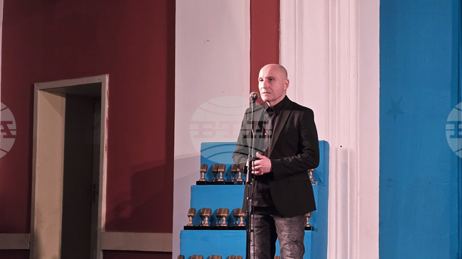 Над 100 млади изпълнители участват в националния конкурс "Звездици за Лора" в Свищов