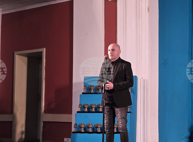 Над 100 млади изпълнители участват в националния конкурс "Звездици за Лора" в Свищов