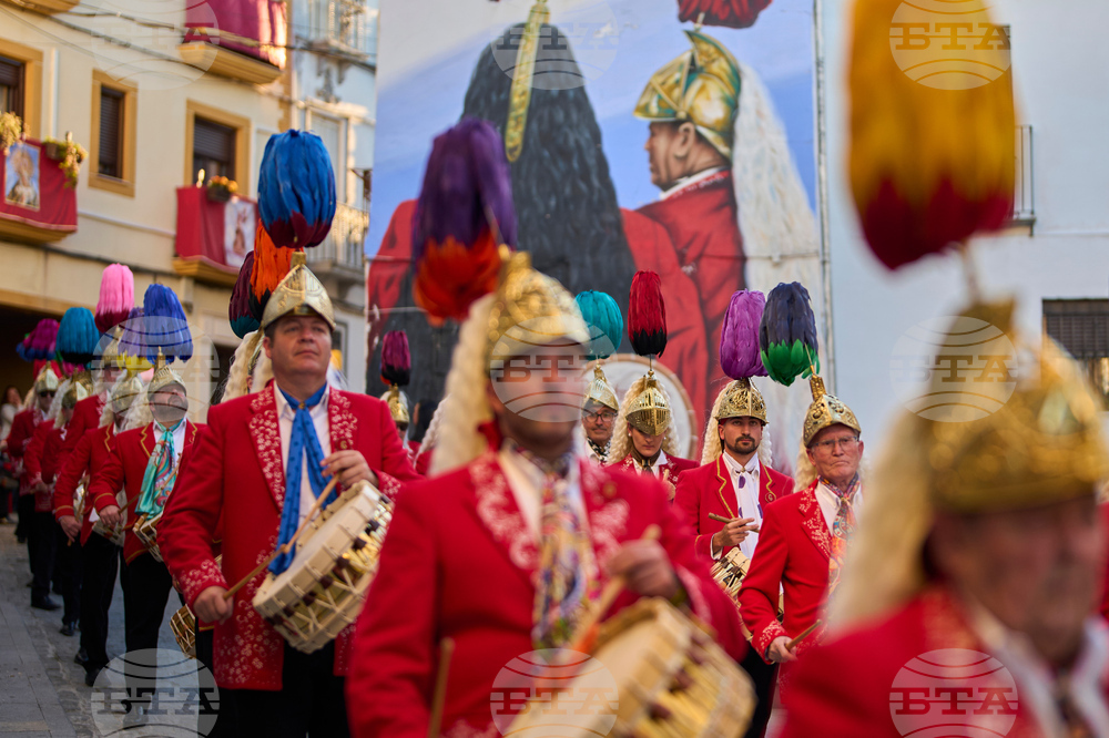 Spain-Holy Week-Women