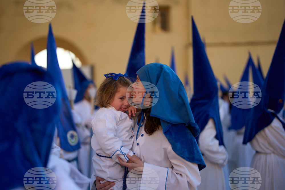 Spain-Holy Week-Women