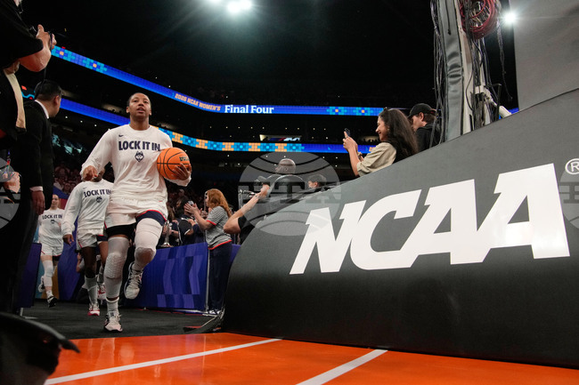 NCAA South Carolina UConn Basketball