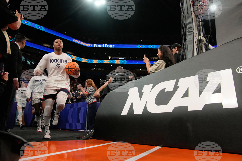 NCAA South Carolina UConn Basketball