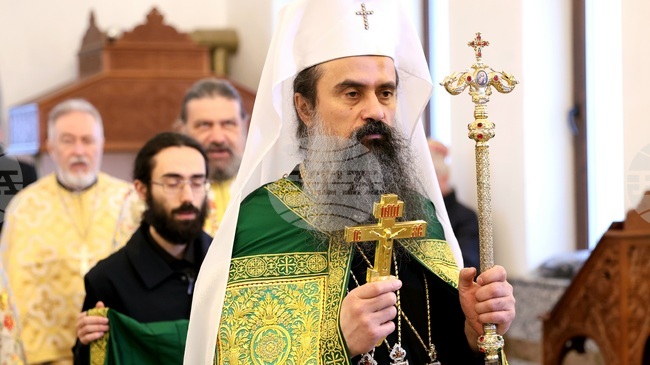 Възкресение Лазарово е уверение за това, че Христос е дошъл за спасението на всички, каза патриарх Даниил