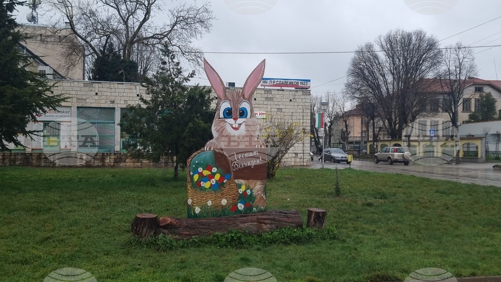 С нови елементи е обогатена великденската украса в град Гулянци