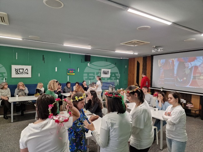 Дневният център „Светове“ отвори врати на Лазаровден с творчески работилници, базар и дегустация на козунак