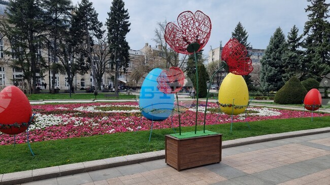 Русе посреща Великден с празнична украса 