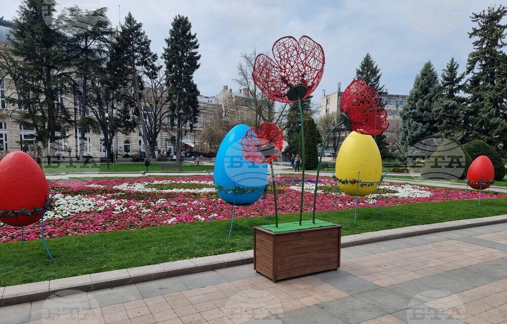 Русе посреща Великден с празнична украса 